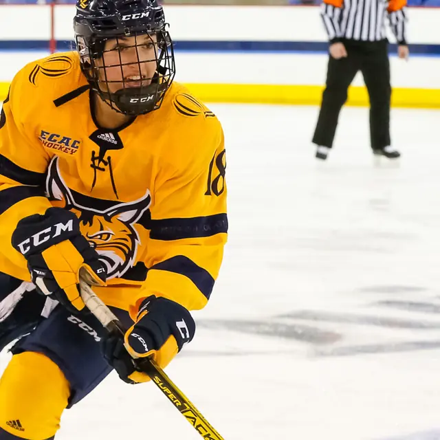 Coach Laura Lundblad